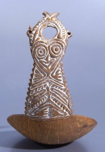 ملعقة زخرفية من خليج بابوا (جوز الهند) بواسطة بابوا غينيا الجديدة